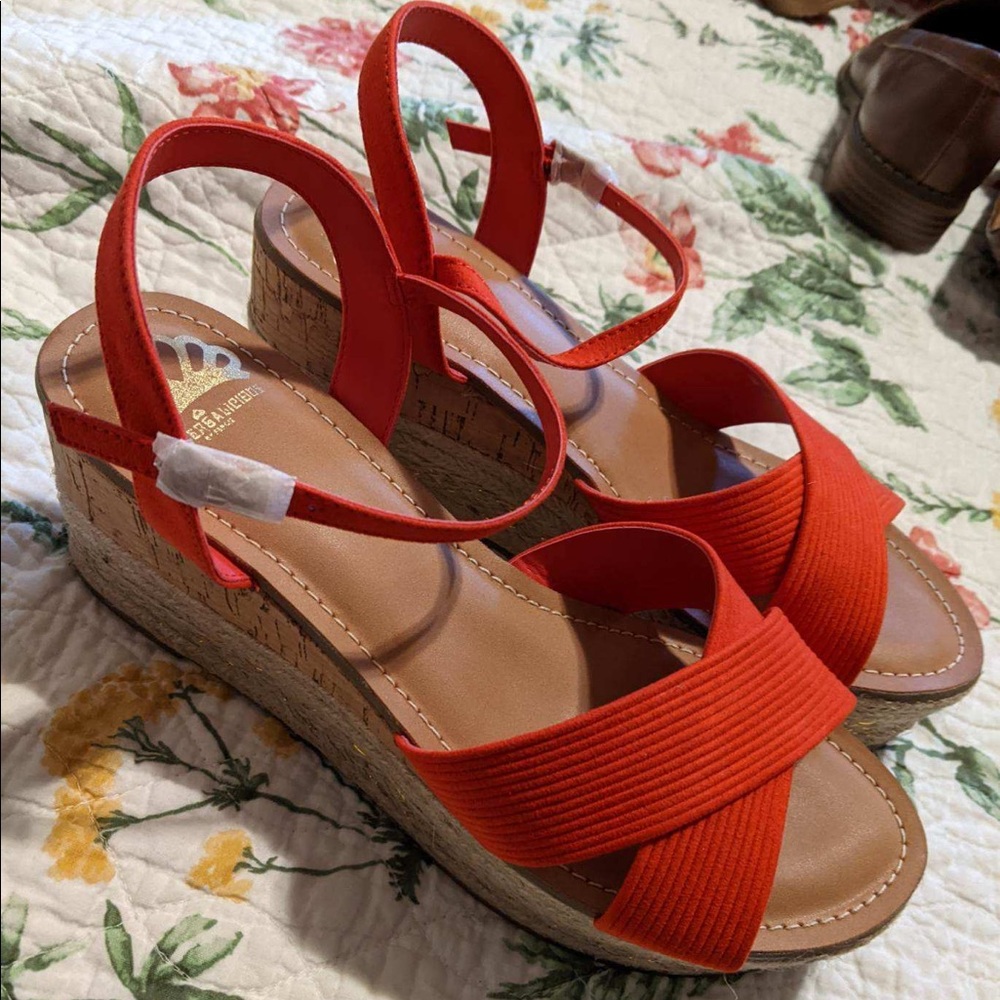 Fergalicious red cork platform sandals NWOT